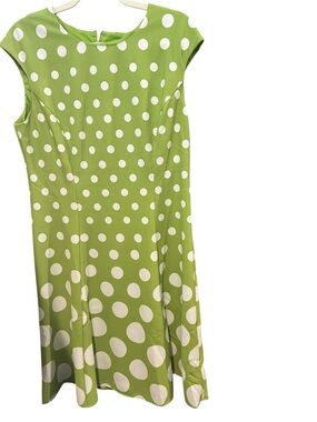 London Times Sleeveless Green and White Polka Dot Midi Dress